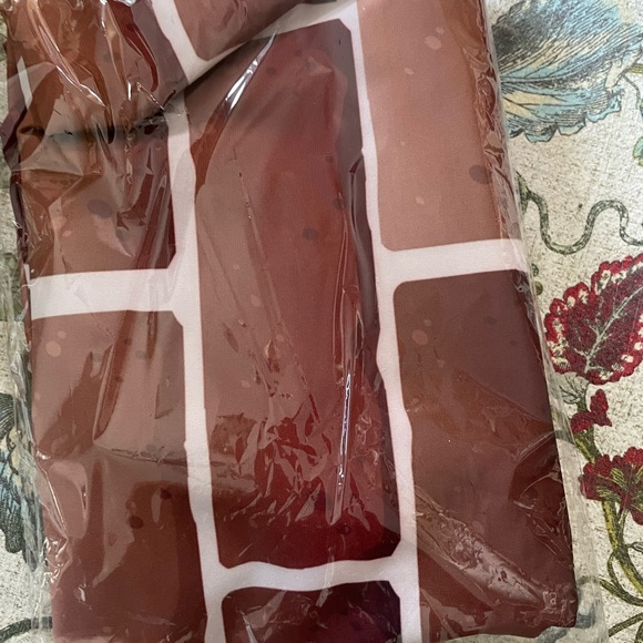 NW BRICK BACKGROUND FABRIC - Picture 1 of 3